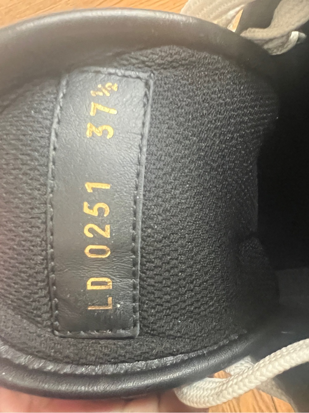 Louis Vuitton Black and White High-Top Sneakers with LV Logo - Picture 4 of 4